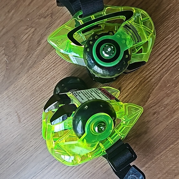 Razor Jetts DLX Heel Wheels Neon Green Roller Skates Ages 8 & Up - Picture 4 of 7